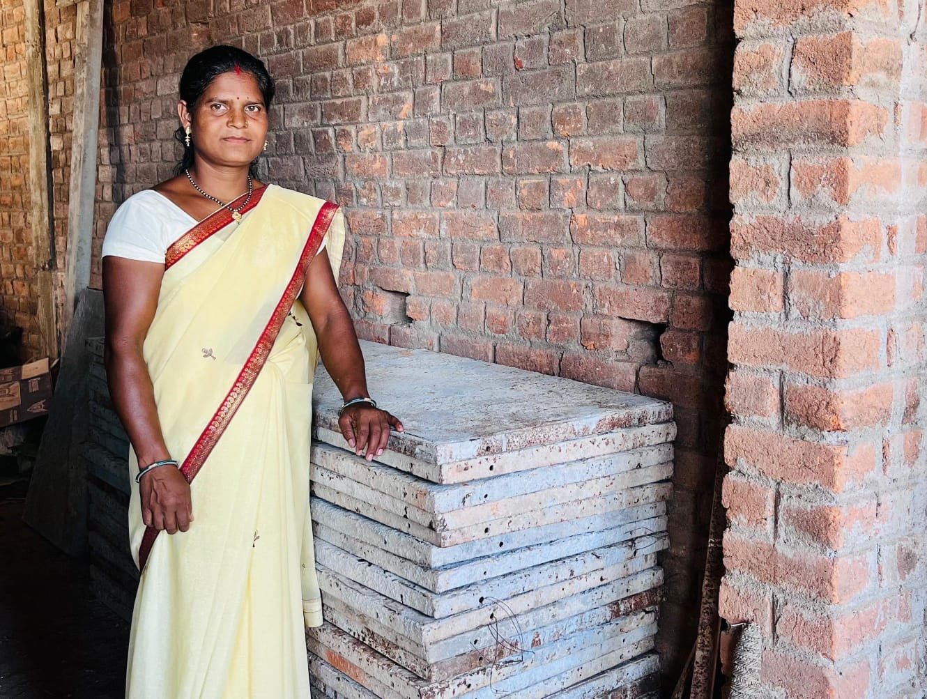 जशपुर: गांव की Success Women लालमती की कहानी पढ़ें.. कैसे मज़दूर से बनी उद्यमी महिला